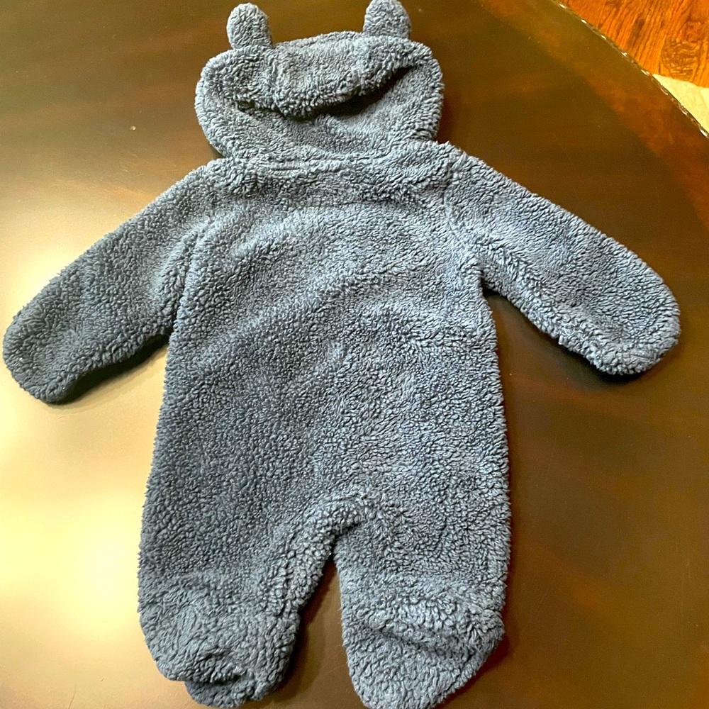 Wippette 0/3months, blue fleece one piece footie